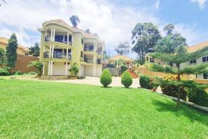 Home for Sale – Akright Bwebajja