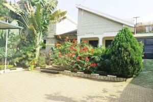 Home for Sale on Mutungo Hill
