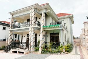 Elegant New Home for Sale in Lubowa