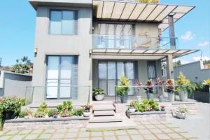 New Modern Home for Sale in Kigo